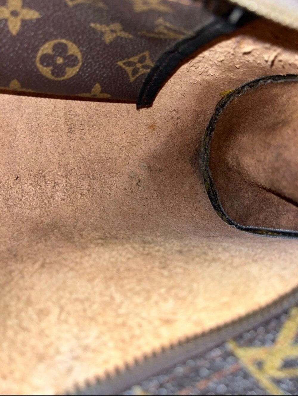 LV VINTAGE HAND BAG. 60's or 70's ? - Picture 8 of 13